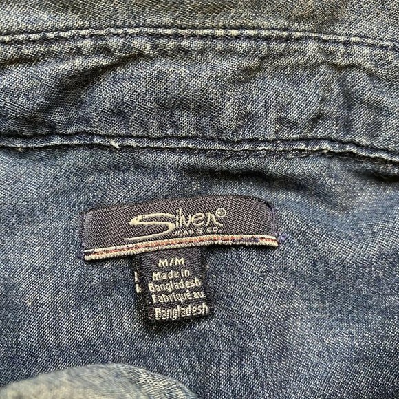 Silver Jeans Co Button Down Shirt Size Medium - Picture 5 of 6